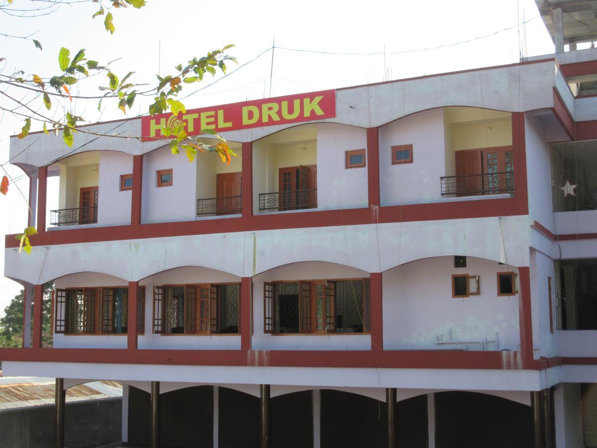 Hotel Druk Bhalukpung Bagian luar foto