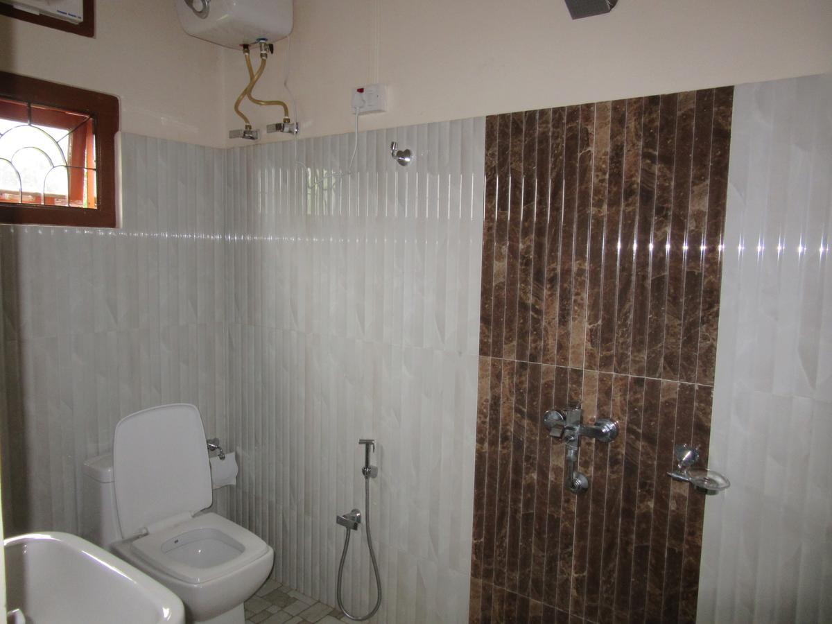 Hotel Druk Bhalukpung Bagian luar foto